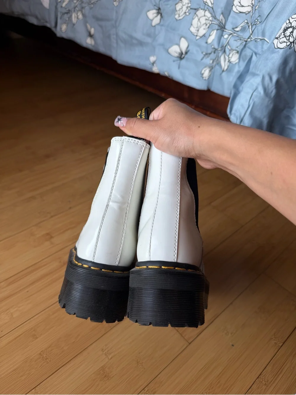 2976 Smooth Leather Platform Chelsea Boot